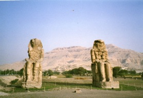 COLOSSES DE MEMNON COLOSSES DE MEMNON